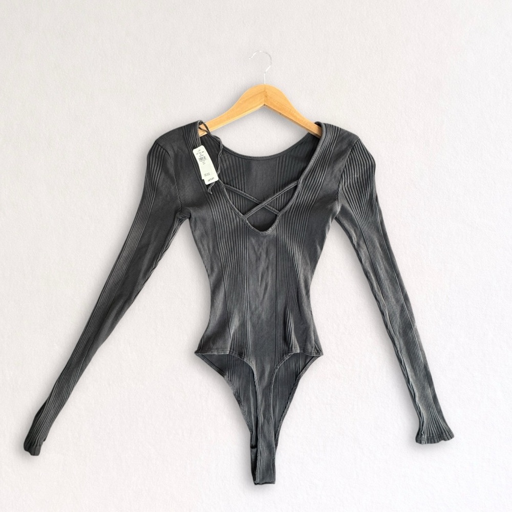 Aerie Charcoal Gray Ribbed Long Sleeve Criss Cross Bodysuit Small NWT
